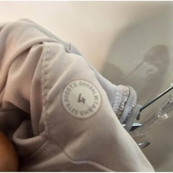 Lululemon Spring Break Away Short *4-way Stretch 3"
Light Chrome color Size 4 - Picture 15 of 15